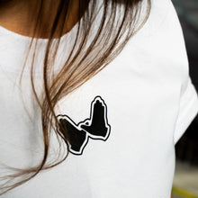Charger l'image dans la galerie, T-shirt blanc style crop en coton – Collection William Dandjinou