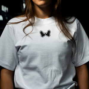 T-shirt blanc style crop en coton – Collection William Dandjinou